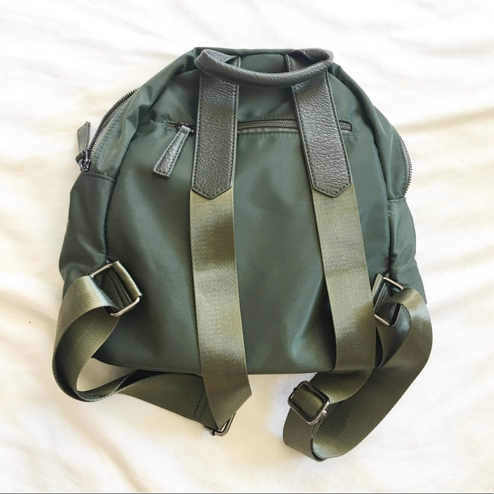 small backpack - Picture 3 of 3